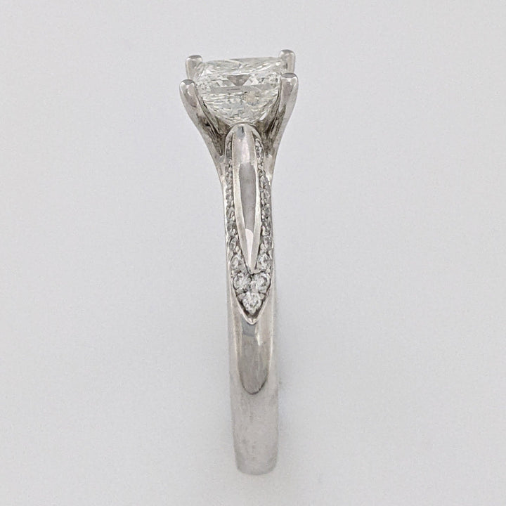 14K WHITE 1.23 CARAT TOTAL WEIGHT I2 H DIAMOND PRINCESS CUT (1) ROUND (34) ESTATE RING 3.9 GRAMS