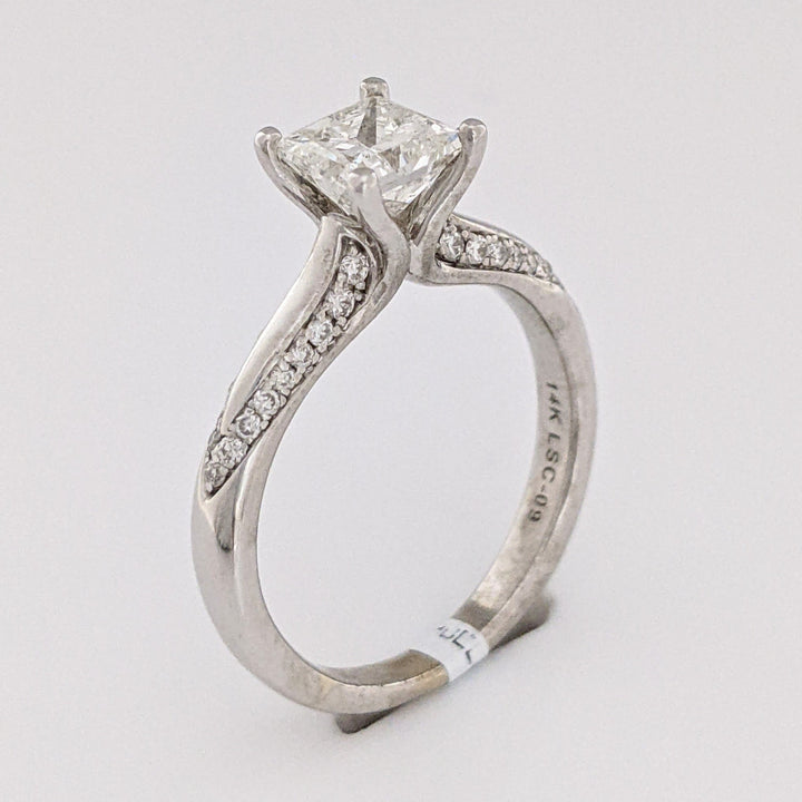 14K WHITE 1.23 CARAT TOTAL WEIGHT I2 H DIAMOND PRINCESS CUT (1) ROUND (34) ESTATE RING 3.9 GRAMS