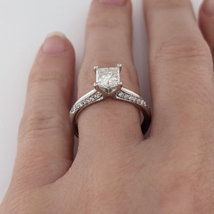 14K WHITE 1.23 CARAT TOTAL WEIGHT I2 H DIAMOND PRINCESS CUT (1) ROUND (34) ESTATE RING 3.9 GRAMS