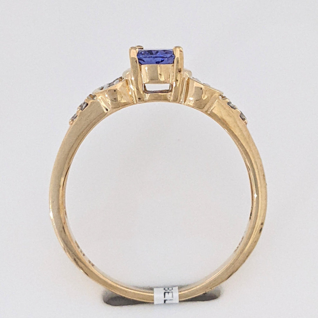 14K TANZANITE OVAL 5X7 WITH .10 DIAMOND TOTAL WEIGHT (10) ROUND ESTATE RING 3.2 GRAMS