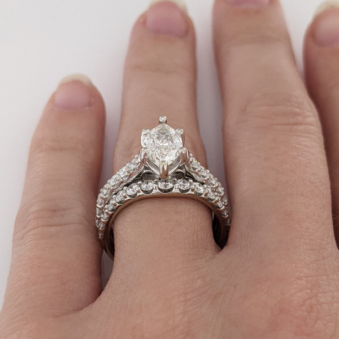 14K WHITE 2.40 CARAT TOTAL WEIGHT SI2 E DIAMOND MARQUISE WITH (44) MELEE ESTATE RING 7.7 GRAMS