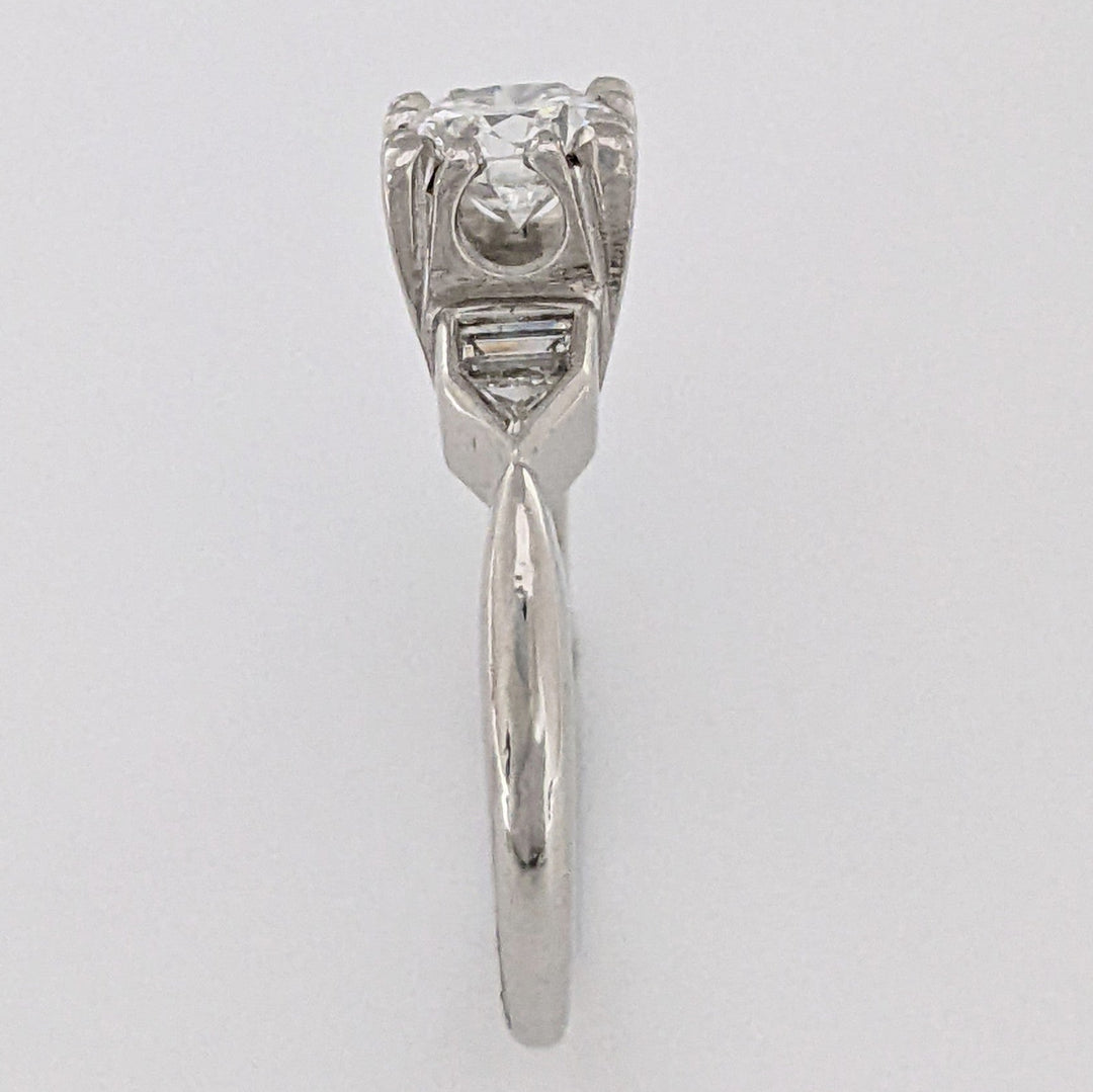 PLATINUM 1.01 CARAT TOTAL WEIGHT VS2 H DIAMOND ROUND (1) BAGUETTE (2) TRILLION (2) ESTATE RING 5.8 GRAMS