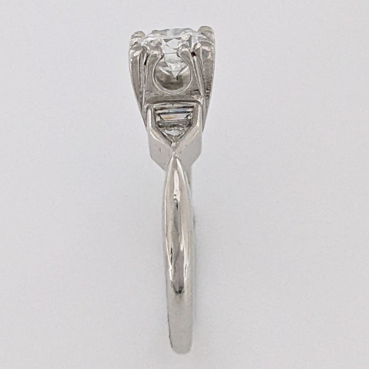 PLATINUM 1.01 CARAT TOTAL WEIGHT VS2 H DIAMOND ROUND (1) BAGUETTE (2) TRILLION (2) ESTATE RING 5.8 GRAMS