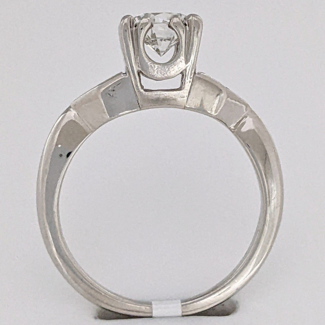 PLATINUM 1.01 CARAT TOTAL WEIGHT VS2 H DIAMOND ROUND (1) BAGUETTE (2) TRILLION (2) ESTATE RING 5.8 GRAMS