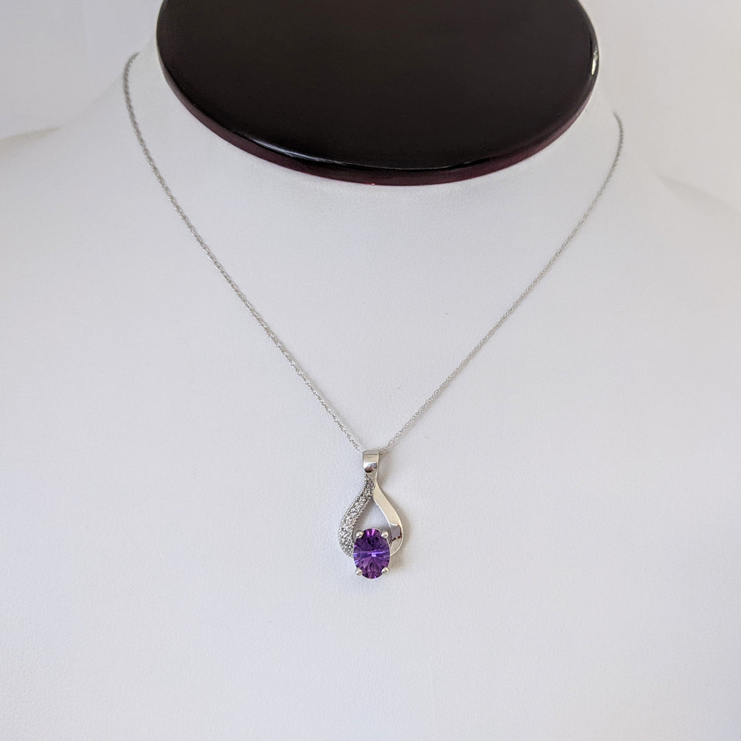 10K WHITE AMETHYST OVAL 6X8 WITH MELEE TWIST ESTATE PENDANT & CHAIN 1.7 GRAMS