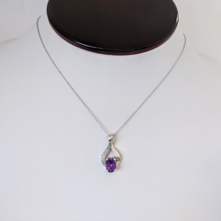 10K WHITE AMETHYST OVAL 6X8 WITH MELEE TWIST ESTATE PENDANT & CHAIN 1.7 GRAMS