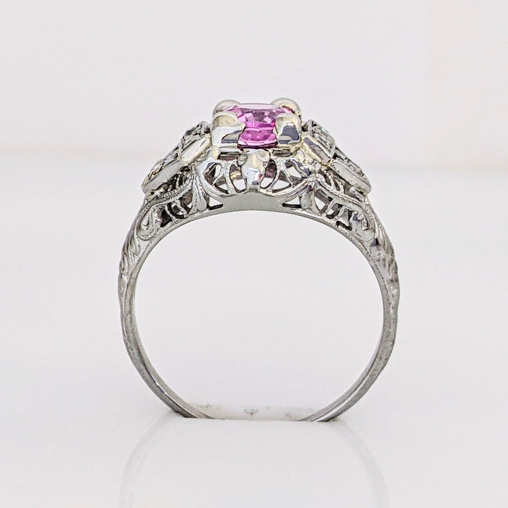 10K WHITE PINK SAPPHIRE ROUND 5.3MM WITH .08 DIAMOND TOTAL WEIGHT VINTAGE ESTATE RING 3.2 GRAMS