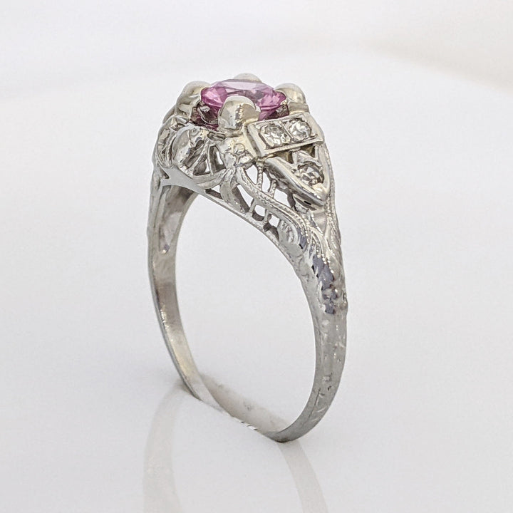 10K WHITE PINK SAPPHIRE ROUND 5.3MM WITH .08 DIAMOND TOTAL WEIGHT VINTAGE ESTATE RING 3.2 GRAMS