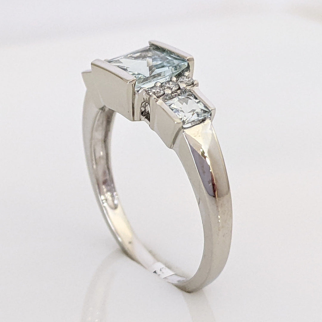 10K WHITE AQUAMARINE PRINCESS CUT (3) WITH (6) ROUND MELEE BEZEL ESTATE RING 2.9 GRAMS