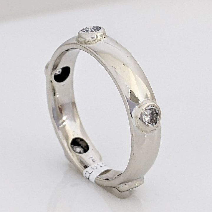 14K WHITE .30 CARAT TOTAL WEIGHT SI2 I DIAMOND ROUND (5) BEZEL SET ESTATE BAND 3.2 GRAMS