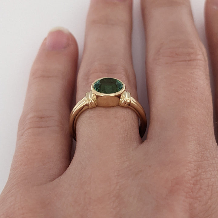 14K GREEN TOURMALINE OVAL 5X7 ESTATE BEZEL SET ESTATE RING 4.2 GRAMS