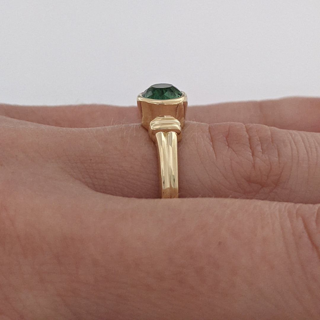 14K GREEN TOURMALINE OVAL 5X7 ESTATE BEZEL SET ESTATE RING 4.2 GRAMS