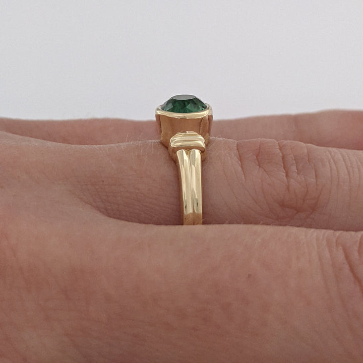 14K GREEN TOURMALINE OVAL 5X7 ESTATE BEZEL SET ESTATE RING 4.2 GRAMS