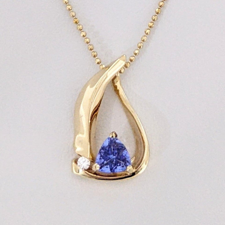 14K TANZANITE TRILLION 5MM WITH MELEE FREE FORM ESTATE PENDANT & CHAIN 4.2 GRAMS