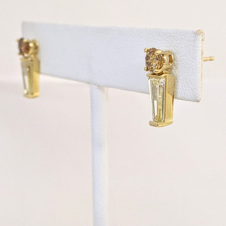 14K 1.88 CARAT TOTAL WEIGHT VS1 CHAMPAGNE DIAMOND ROUND (2) WITH BAGUETTE (2) ESTATE EARRINGS 3.5 GRAMS