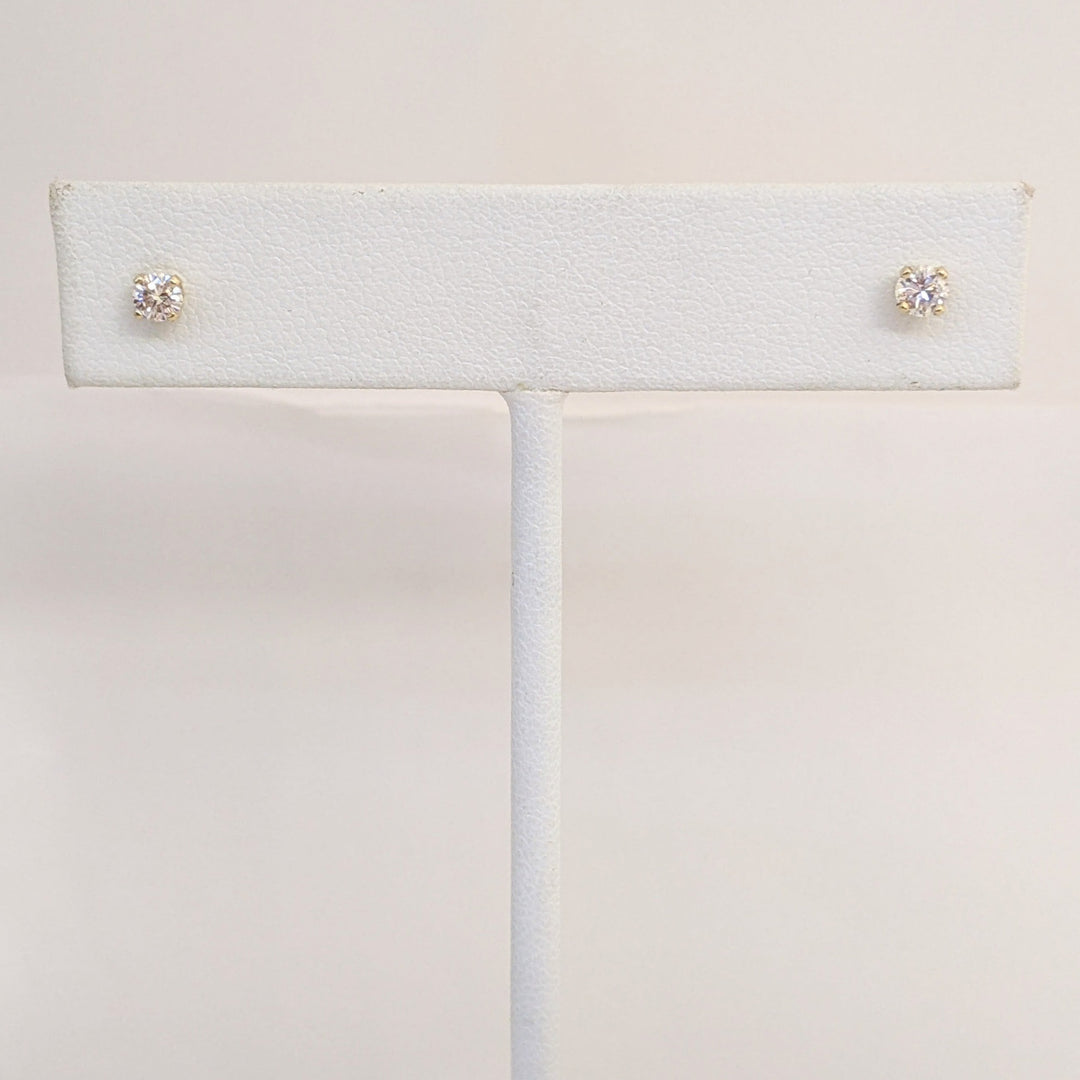 14K .26 CARAT TOTAL WEIGHT SI2 I DIAMOND ROUND (2) ESTATE STUD EARRINGS 0.4 GRAMS