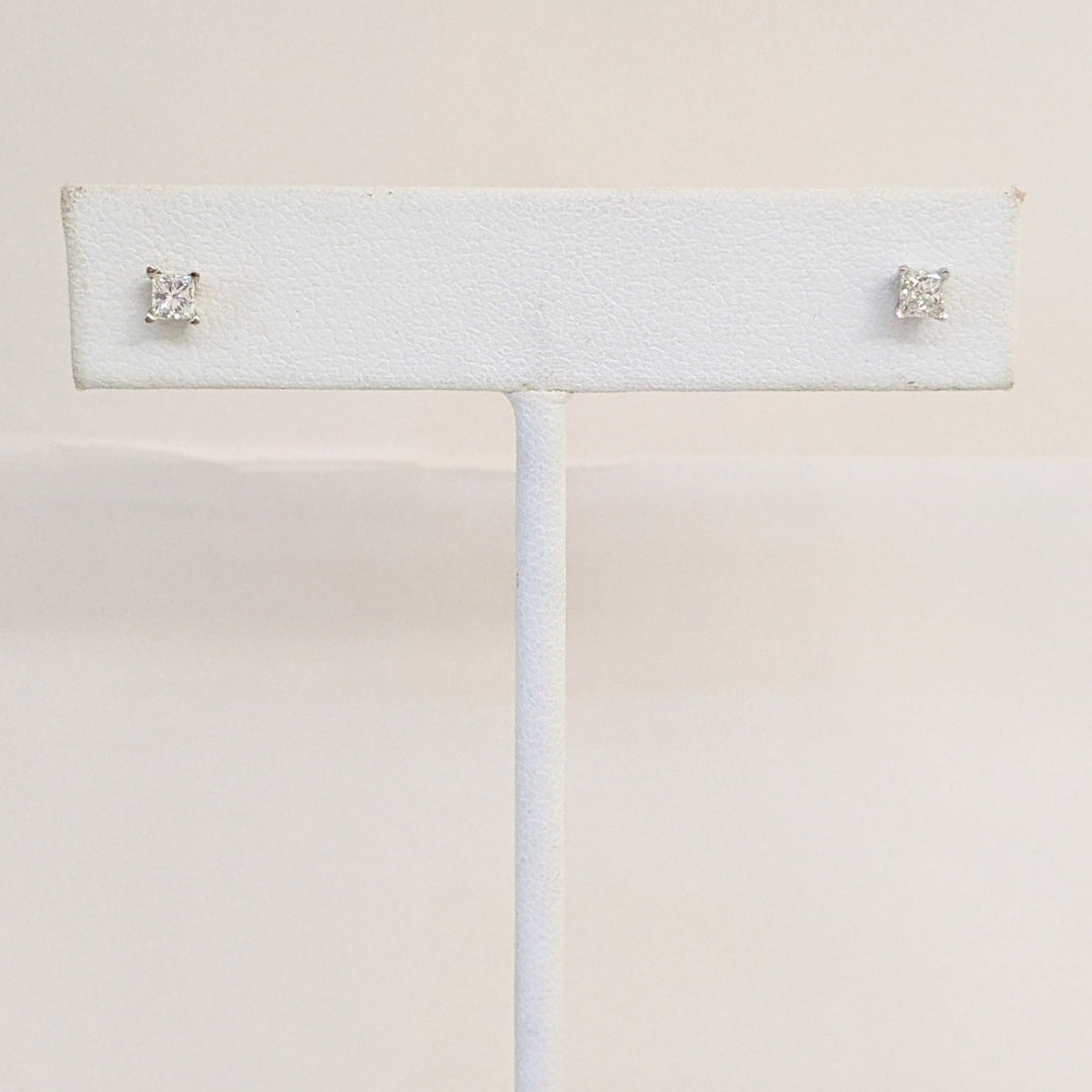 14K WHITE .30 CARAT TOTAL WEIGHT I1 G DIAMOND PRINCESS CUT (2) ESTATE STUD EARRINGS 0.7 GRAMS