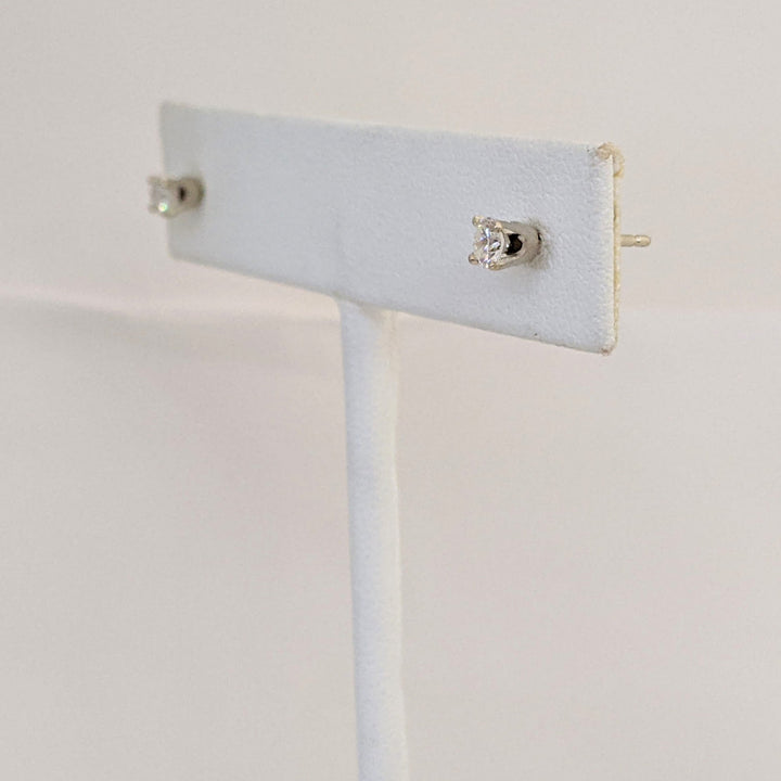 14K WHITE .30 CARAT TOTAL WEIGHT SI1-SI2 H DIAMOND ROUND (2) ESTATE STUD EARRINGS 0.7 GRAMS