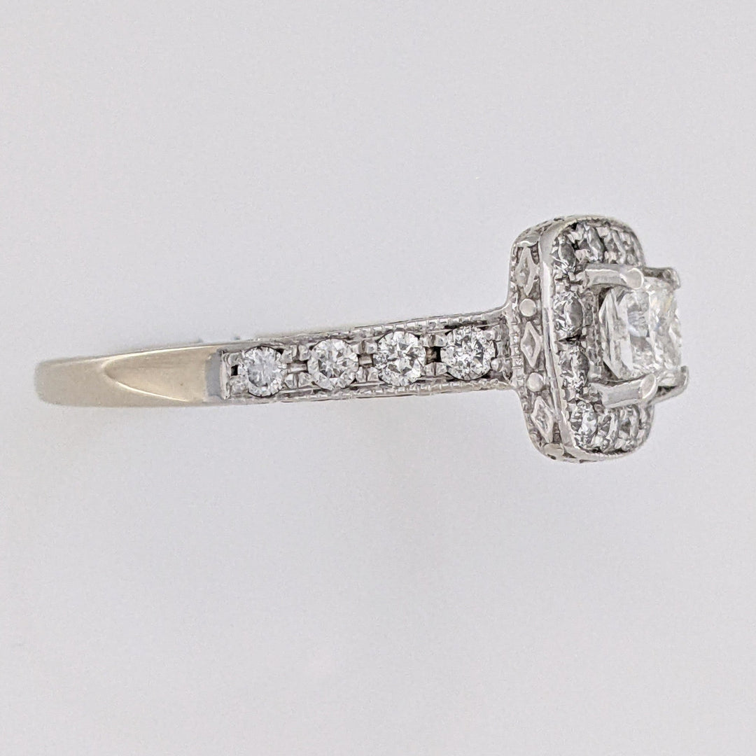 14K WHITE .90 CARAT TOTAL WEIGHT I1 H DIAMOND PRINCESS CUT (1) ROUND (20) ESTATE HALO RING 4.5 GRAMS