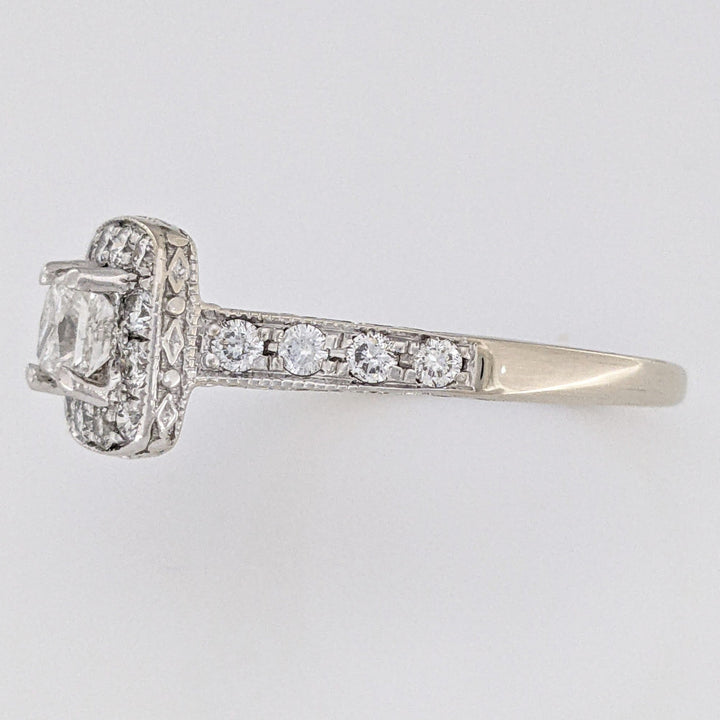 14K WHITE .90 CARAT TOTAL WEIGHT I1 H DIAMOND PRINCESS CUT (1) ROUND (20) ESTATE HALO RING 4.5 GRAMS