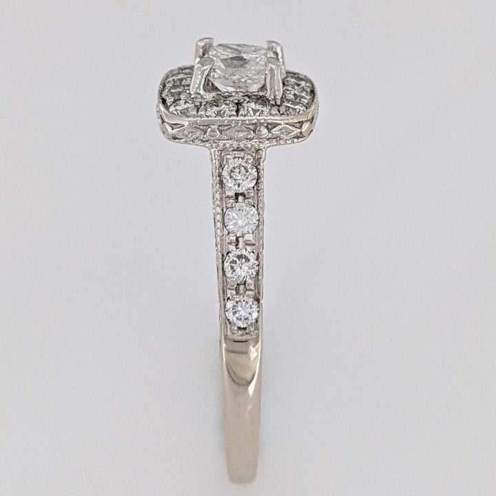14K WHITE .90 CARAT TOTAL WEIGHT I1 H DIAMOND PRINCESS CUT (1) ROUND (20) ESTATE HALO RING 4.5 GRAMS