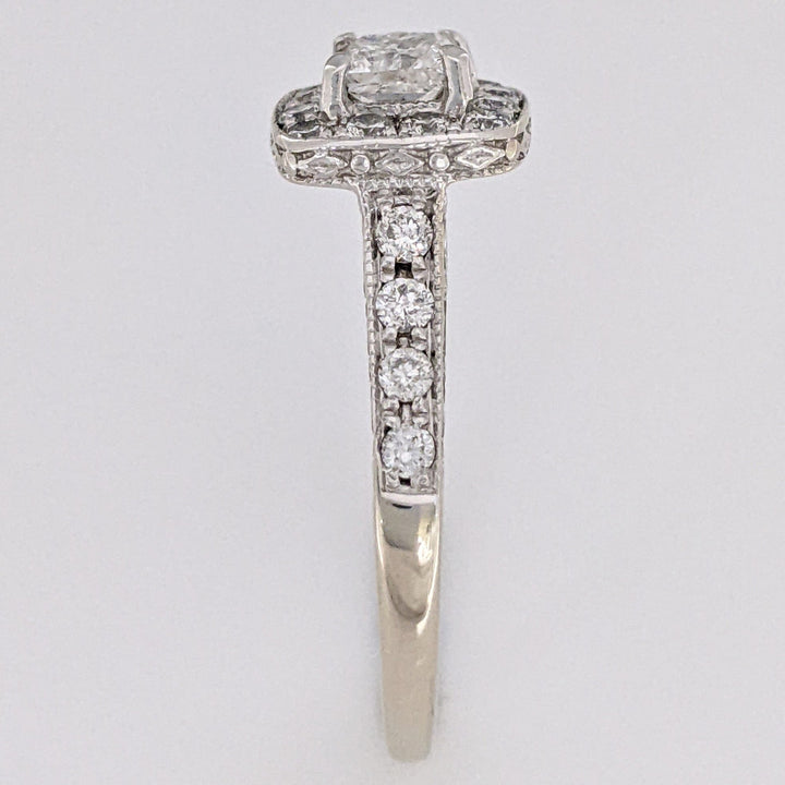 14K WHITE .90 CARAT TOTAL WEIGHT I1 H DIAMOND PRINCESS CUT (1) ROUND (20) ESTATE HALO RING 4.5 GRAMS