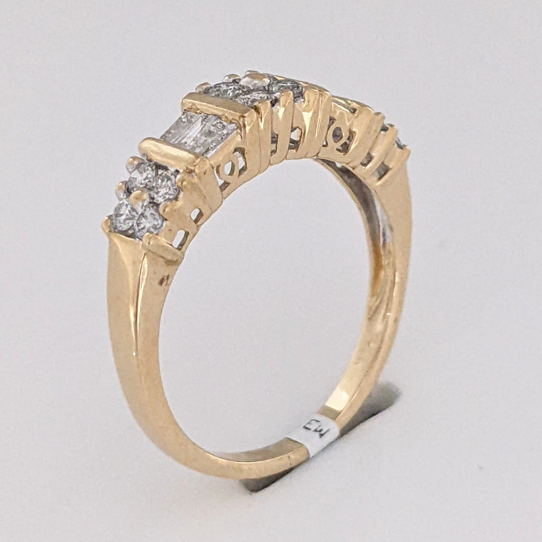 14K .54 CARAT TOTAL WEIGHT SI2 I DIAMOND ROUND (12) BAGUETTE (6) ESTATE BAND 2.8 GRAMS