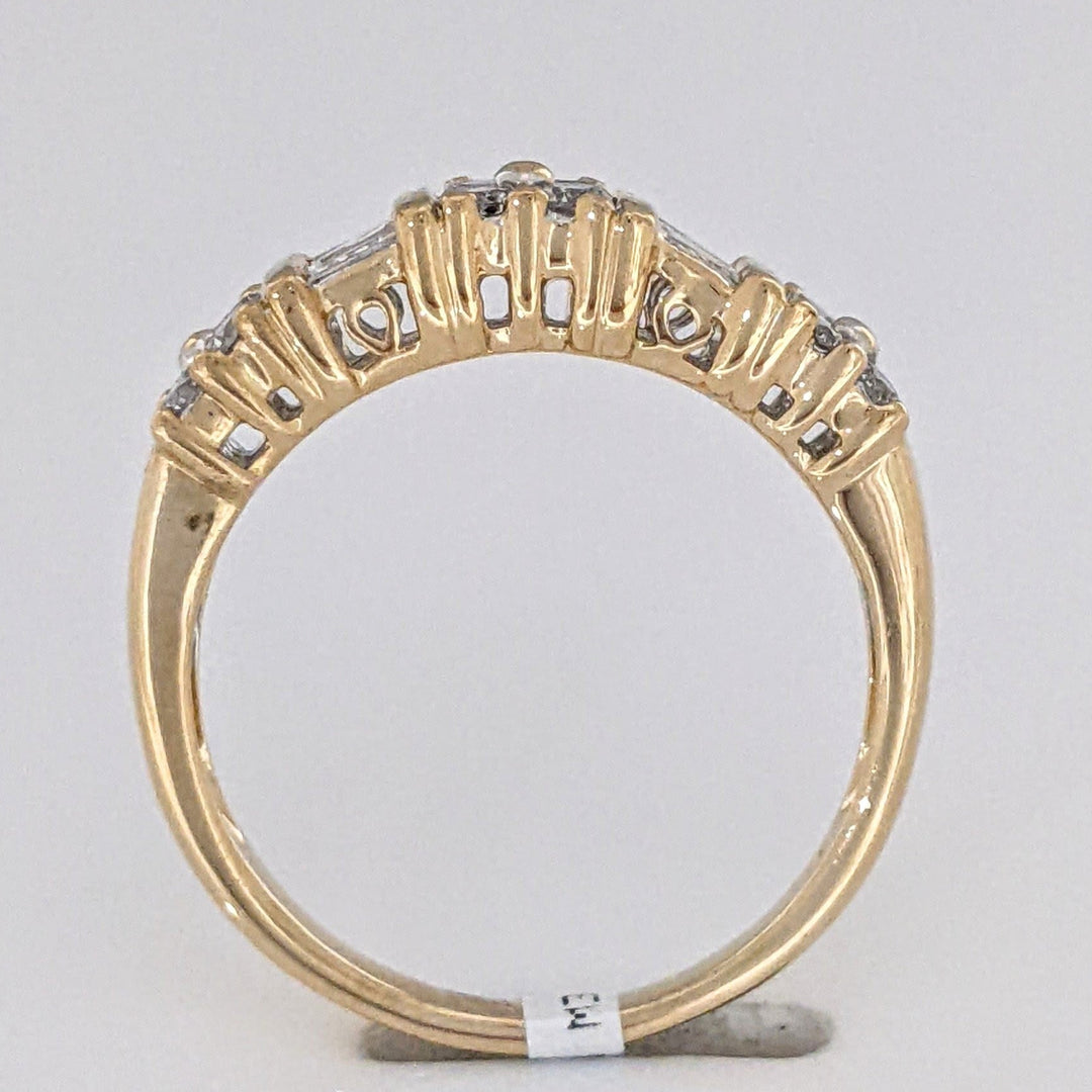 14K .54 CARAT TOTAL WEIGHT SI2 I DIAMOND ROUND (12) BAGUETTE (6) ESTATE BAND 2.8 GRAMS