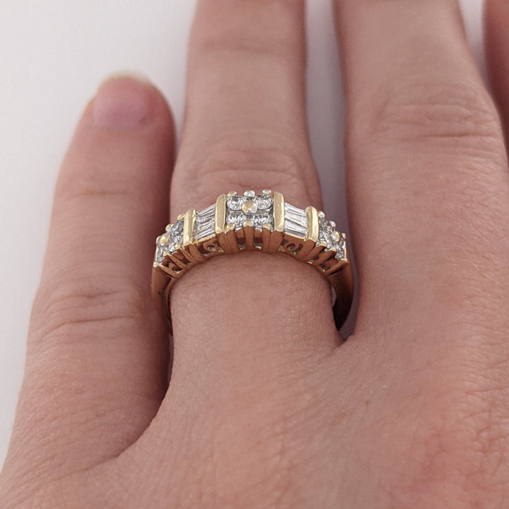 14K .54 CARAT TOTAL WEIGHT SI2 I DIAMOND ROUND (12) BAGUETTE (6) ESTATE BAND 2.8 GRAMS