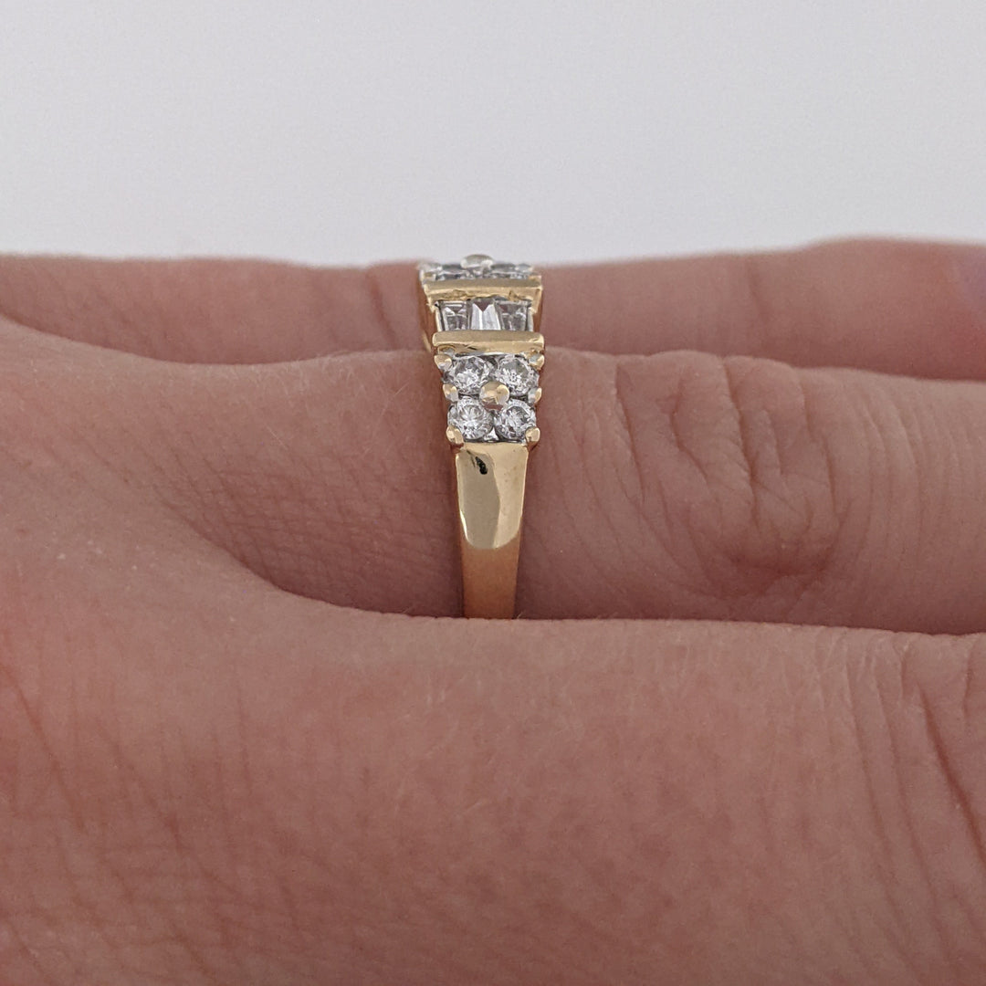 14K .54 CARAT TOTAL WEIGHT SI2 I DIAMOND ROUND (12) BAGUETTE (6) ESTATE BAND 2.8 GRAMS