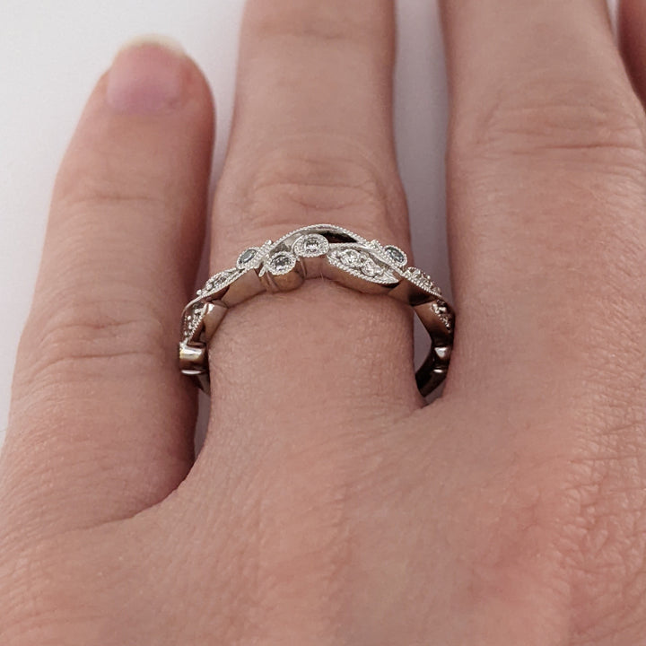 14K WHITE .16 CARAT TOTAL WEIGHT SI1 J DIAMOND ROUND (16) FANCY ESTATE BAND 2.5 GRAMS