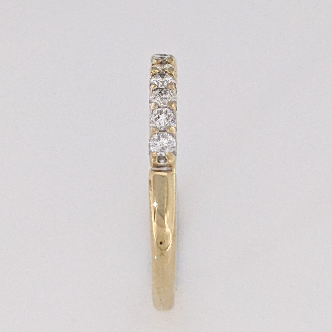 14K .21 CARAT TOTAL WEIGHT I1 H DIAMOND ROUND (7) ESTATE PRONG BAND 2.4 GRAMS