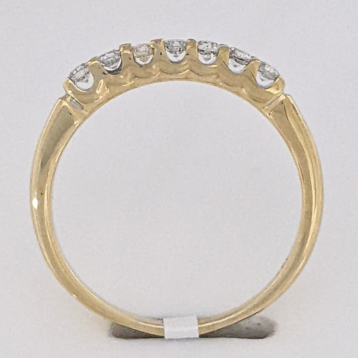 14K .21 CARAT TOTAL WEIGHT I1 H DIAMOND ROUND (7) ESTATE PRONG BAND 2.4 GRAMS