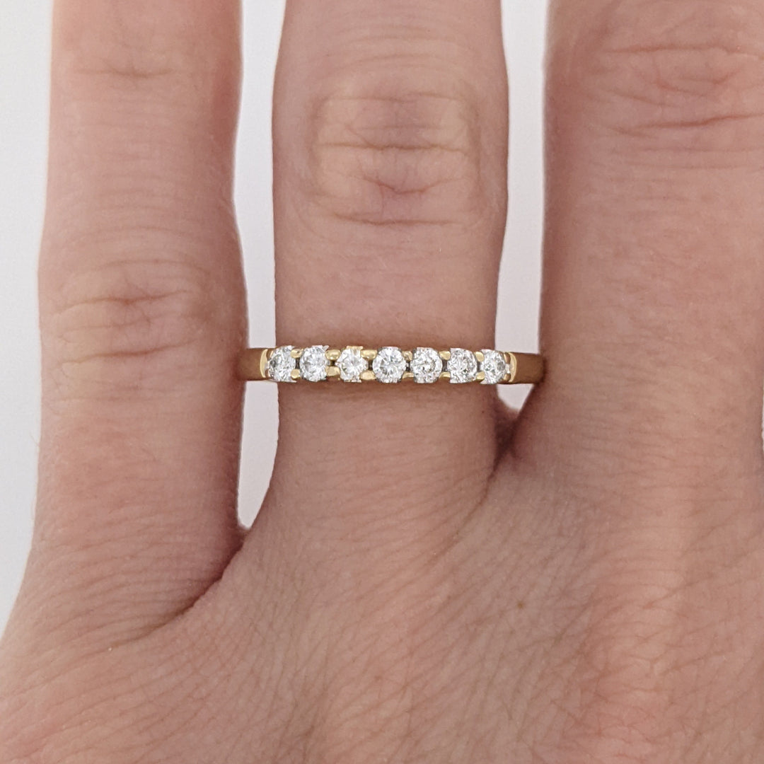 14K .21 CARAT TOTAL WEIGHT I1 H DIAMOND ROUND (7) ESTATE PRONG BAND 2.4 GRAMS