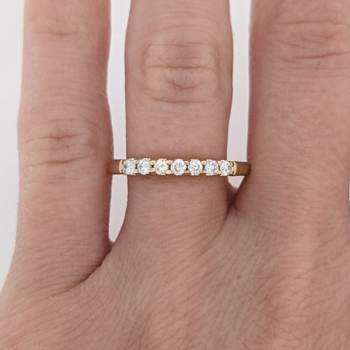 14K .21 CARAT TOTAL WEIGHT I1 H DIAMOND ROUND (7) ESTATE PRONG BAND 2.4 GRAMS