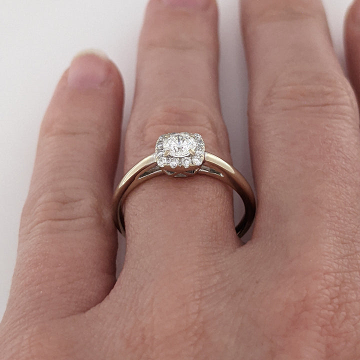 18K WHITE .50 CARAT TOTAL WEIGHT SI1 H DIAMOND ROUND (13) ESTATE HALO RING 3.0 GRAMS