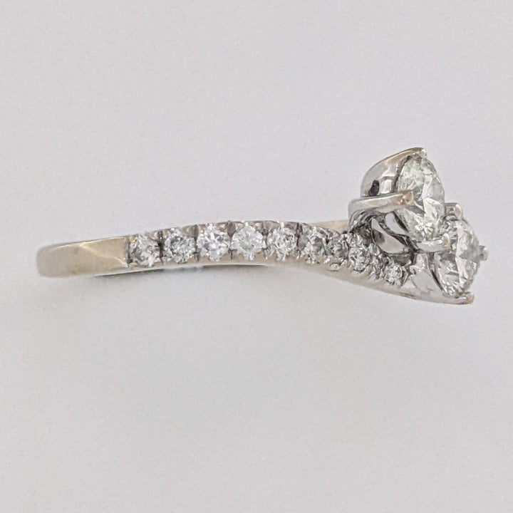 14K WHITE .89 CARAT TOTAL WEIGHT I1 I DIAMOND ROUND (22) BYPASS ESTATE RING 3.4 GRAMS