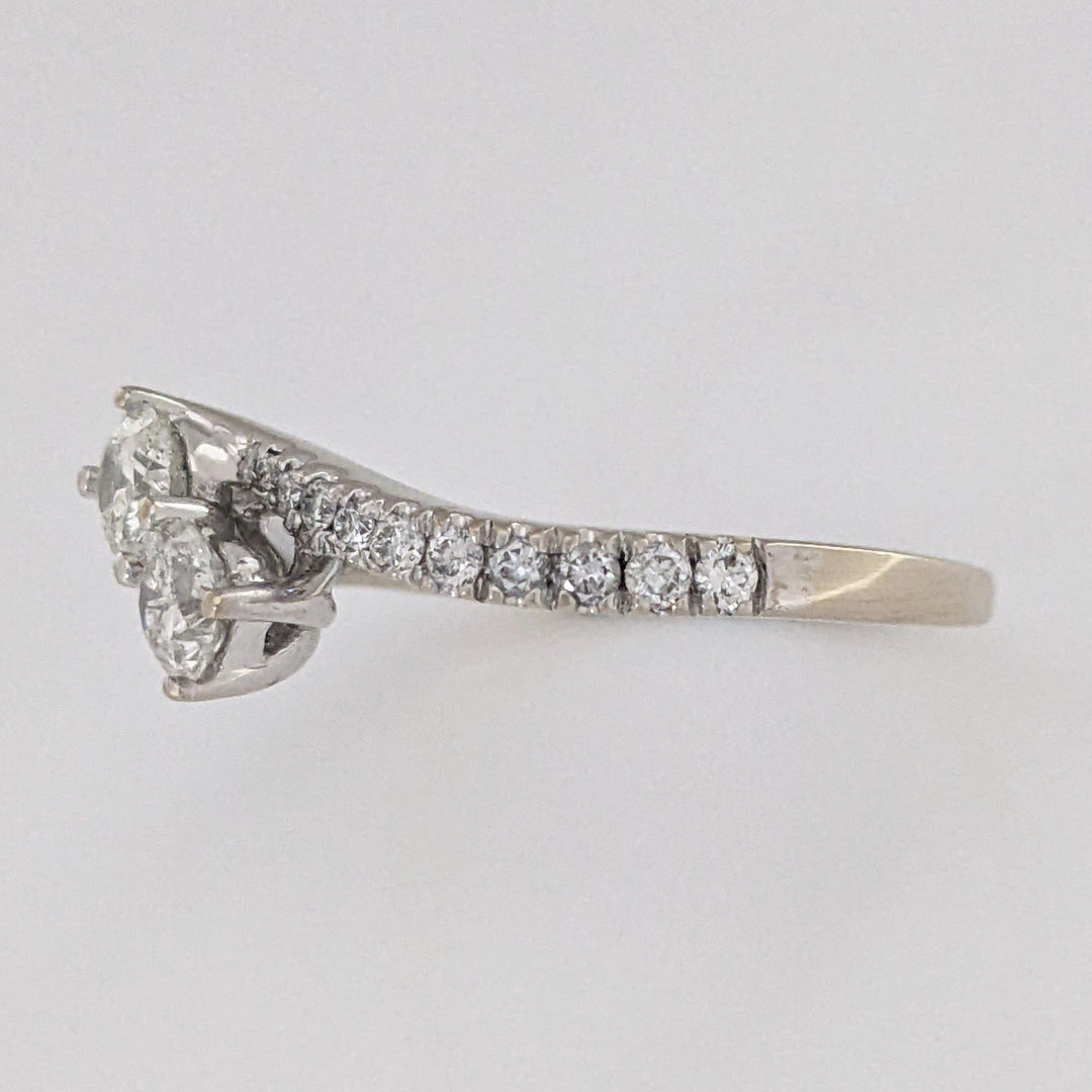 14K WHITE .89 CARAT TOTAL WEIGHT I1 I DIAMOND ROUND (22) BYPASS ESTATE RING 3.4 GRAMS