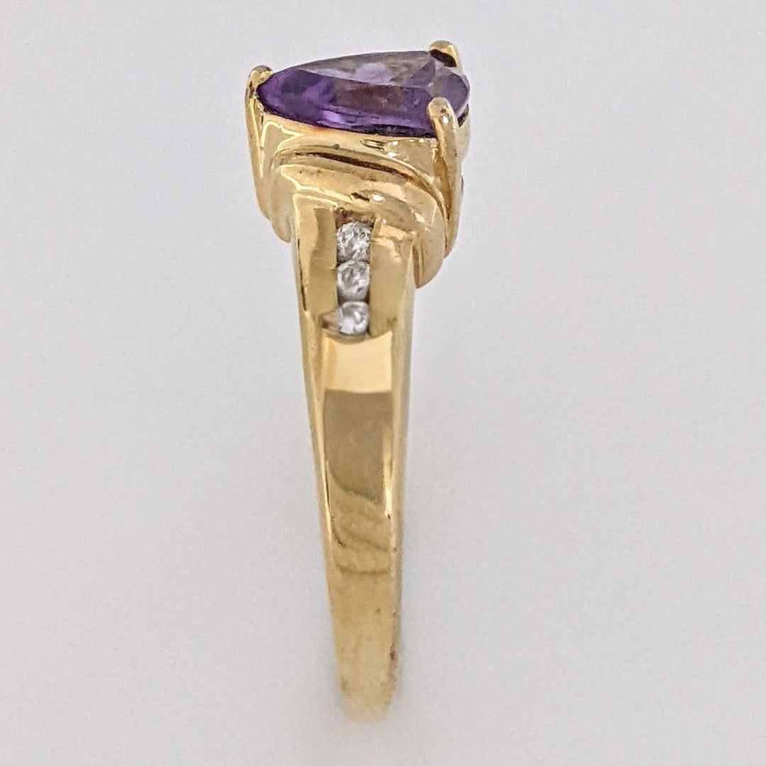10K AMETHYST TRILLION 7MM WITH (6) MELEE ESTATE RING 2.0 GRAMS