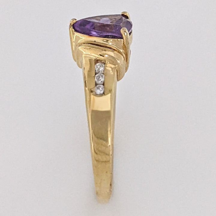 10K AMETHYST TRILLION 7MM WITH (6) MELEE ESTATE RING 2.0 GRAMS