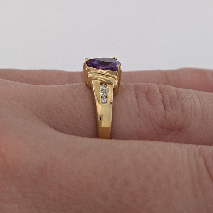 10K AMETHYST TRILLION 7MM WITH (6) MELEE ESTATE RING 2.0 GRAMS