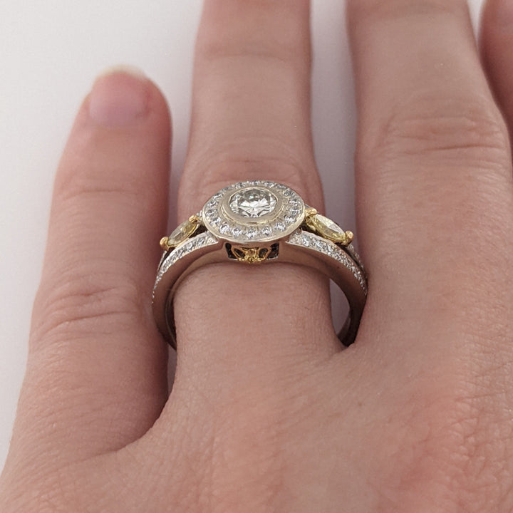 14K WHITE 1.06 CARAT TOTAL WEIGHT DIAMOND ROUND (53) WITH (2) YELLOW MARQUISE ESTATE RING 4.5 GRAMS