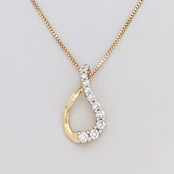 14K .30 CARAT TOTAL WEIGHT I1 I DIAMOND ROUND (11) TWIST ESTATE PENDANT & CHAIN 1.7 GRAMS