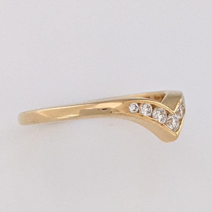 14K .24 CARAT TOTAL WEIGHT VS2 I DIAMOND ROUND (7) V-CHANNEL ESTATE BAND 3.2 GRAMS