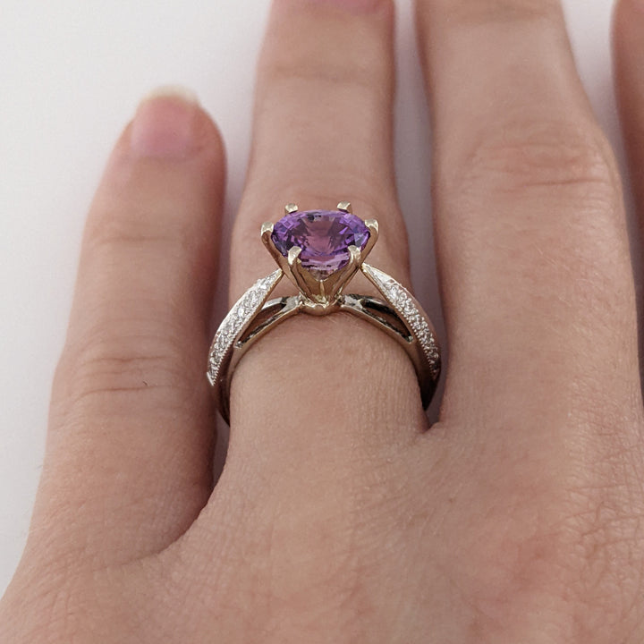 18K WHITE PURPLE SAPPHIRE OVAL 6X8 WITH (24) MELEE ESTATE RING 3.8 GRAMS