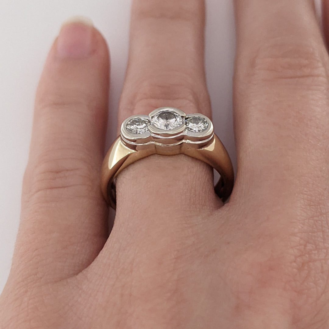 14K 1.00 CARAT TOTAL WEIGHT I1 I DIAMOND ROUND (3) BEZEL SET TRINITY ESTATE RING 5.6 GRAMS