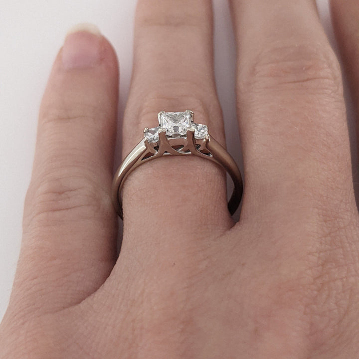 14K WHITE .74 CARAT TOTAL WEIGHT SI2 F-H DIAMOND PRINCESS CUT (3) ESTATE TRINITY RING 2.3 GRAMS