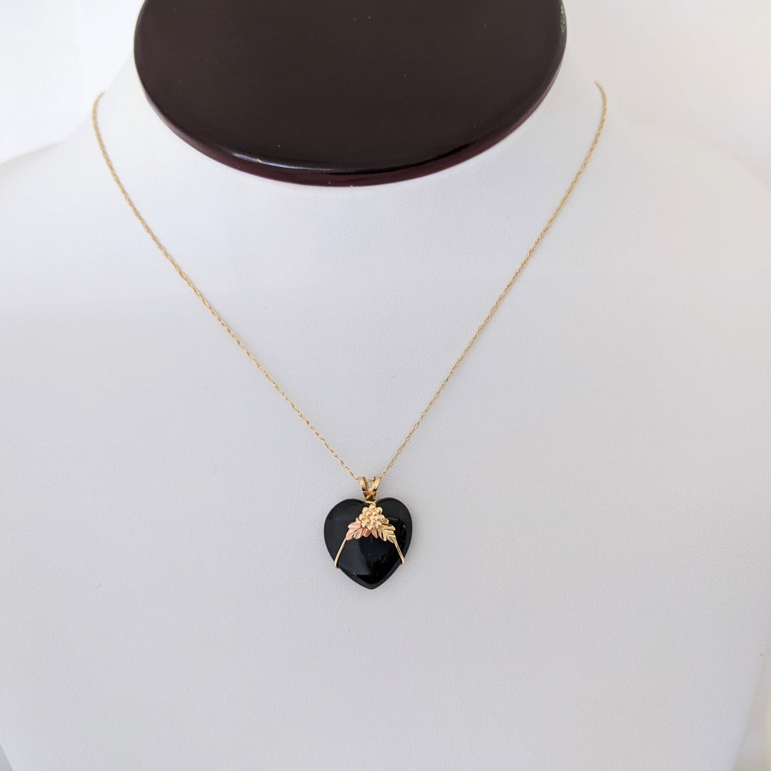 10K ONYX HEART 16MM WITH LEAF ESTATE PENDANT & CHAIN 2.7 GRAMS