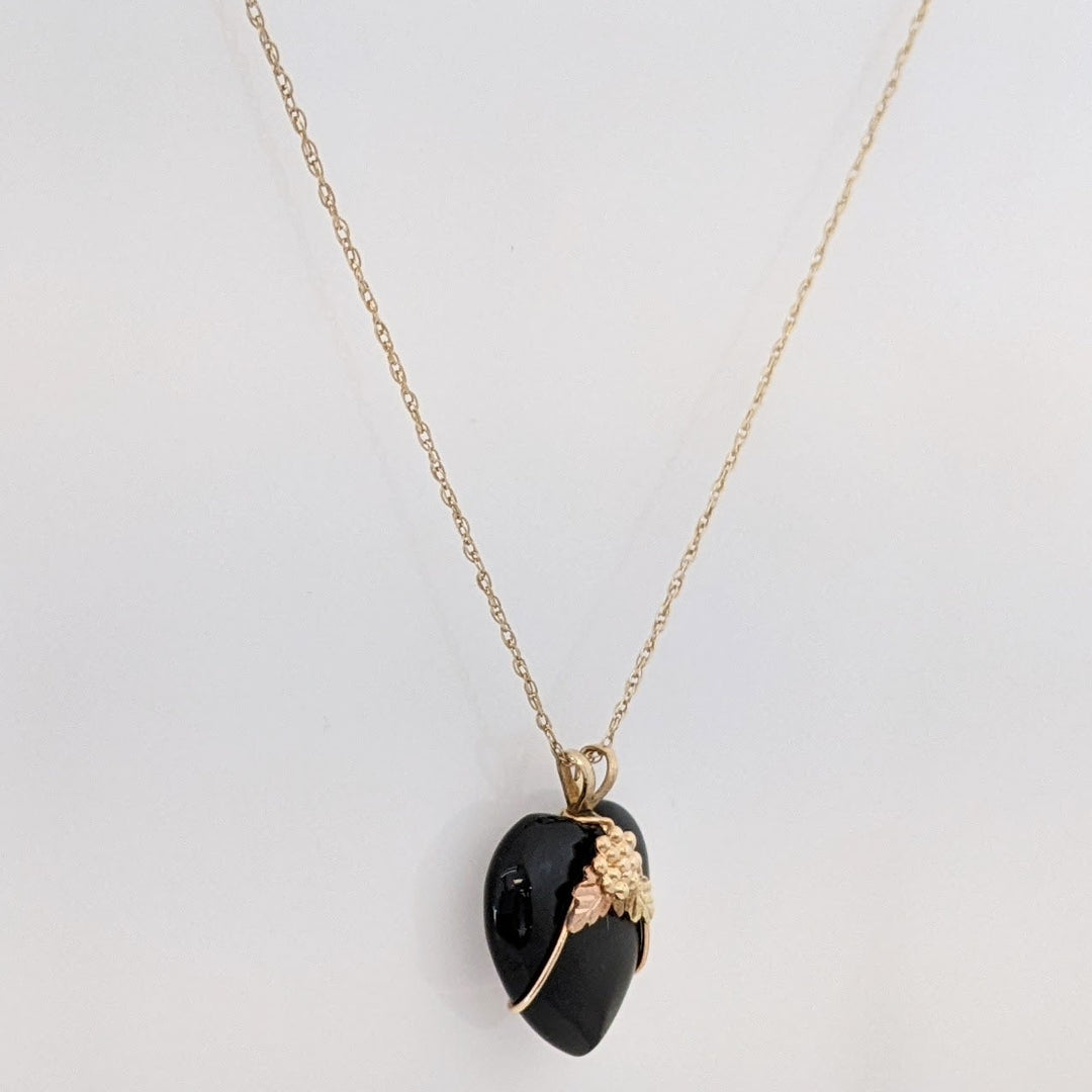 10K ONYX HEART 16MM WITH LEAF ESTATE PENDANT & CHAIN 2.7 GRAMS