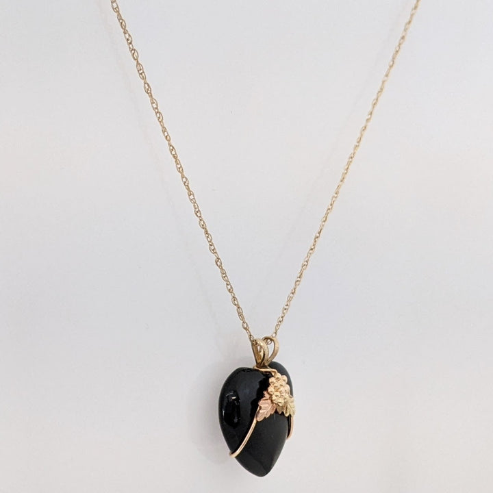 10K ONYX HEART 16MM WITH LEAF ESTATE PENDANT & CHAIN 2.7 GRAMS